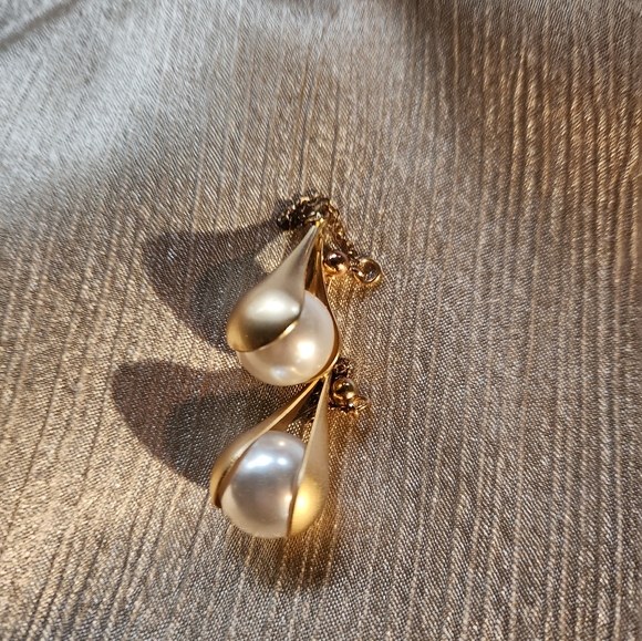 Earrings - Picture 4 of 4